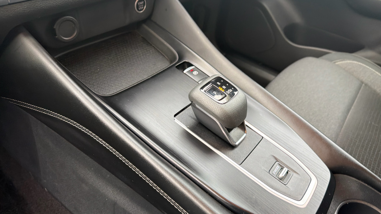 Nissan Qashqai 1.3 DiG-T MH 158 N-Connecta 5dr Xtronic Petrol Hatchback